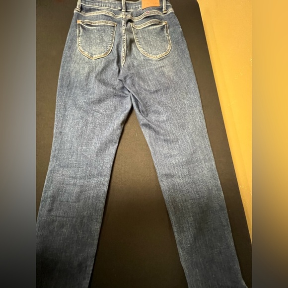 JUDY BLUE CLASSIC SLIM FIT JEANS  MEDIUM BLUE. GREAT CONDITION SIZE 5/27 - Picture 2 of 16